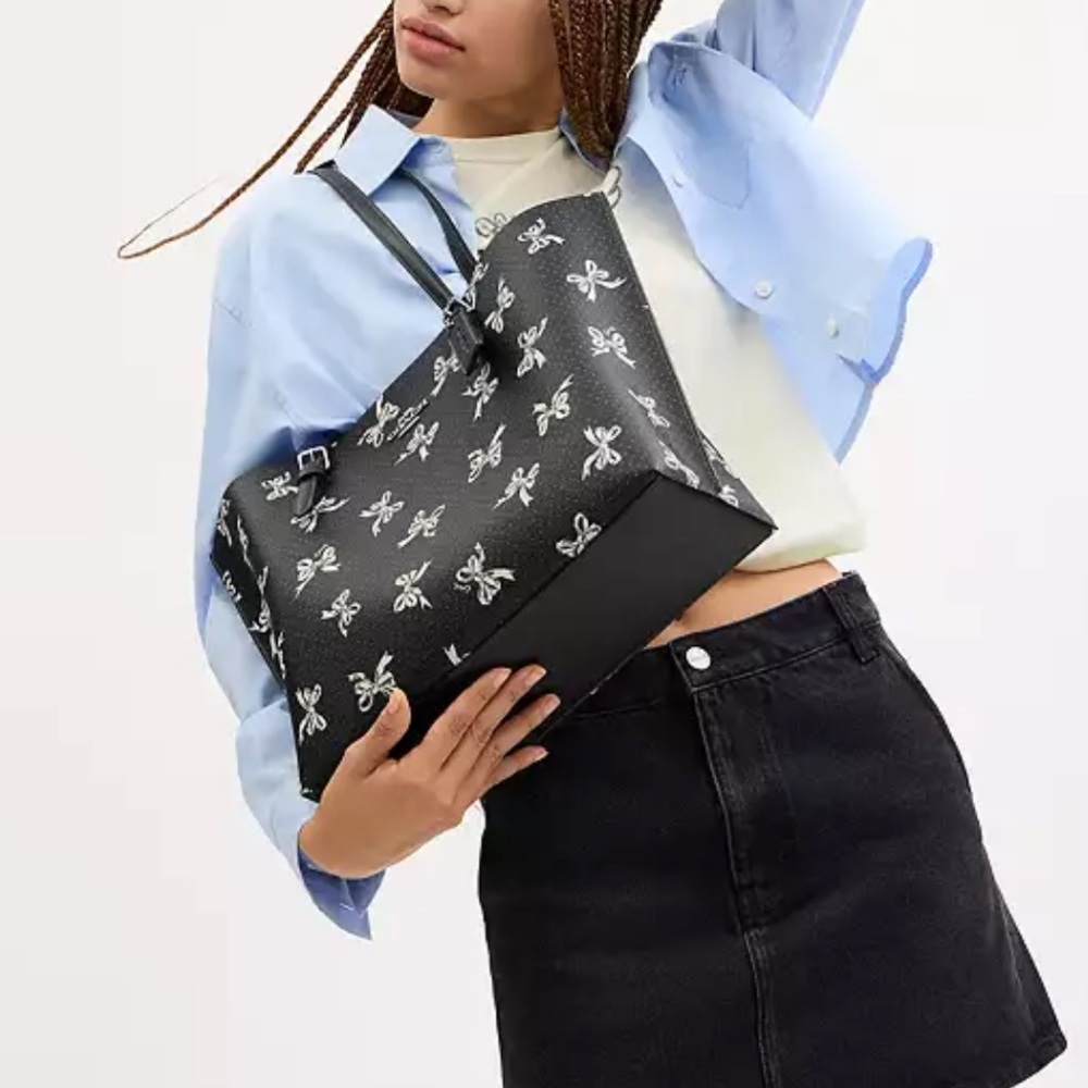 Coach Black and White Tote Bag - Picture 4 of 16